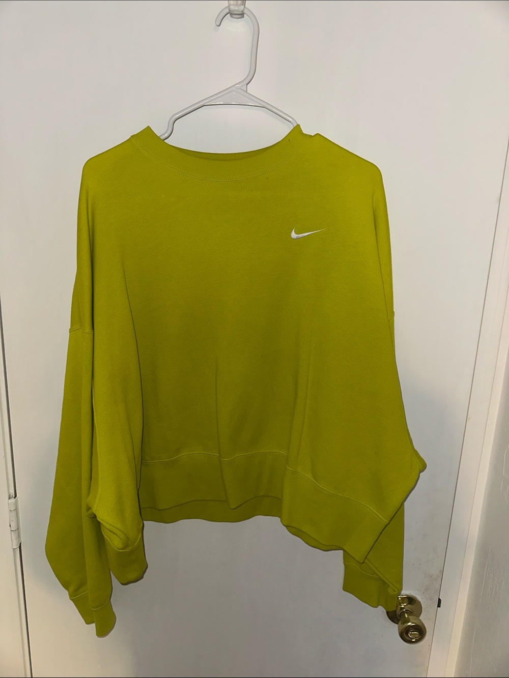 Nike Women's Lime Green Cropped Crewneck Sweatshirt sz large